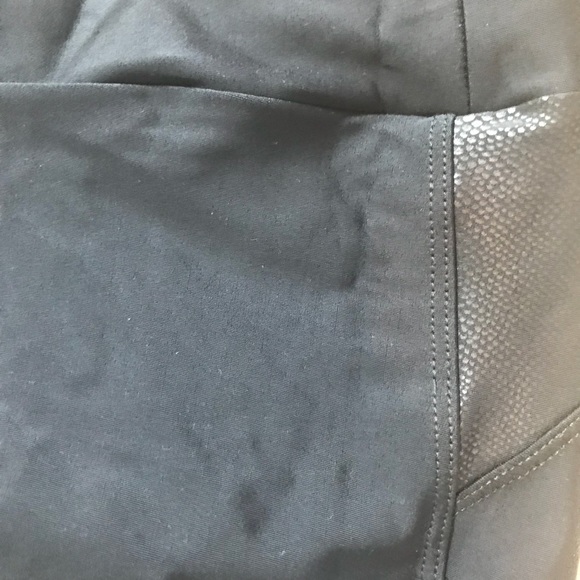 Onzie Mesh Accent Leggings - Picture 4 of 5